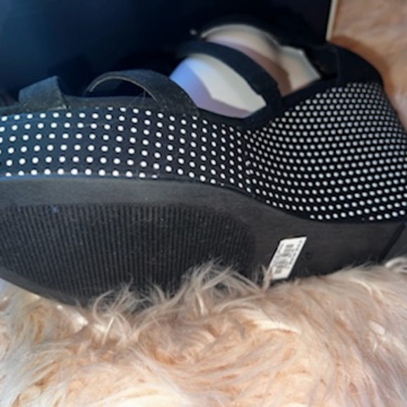 Size 12w woman's wedge - Picture 2 of 5